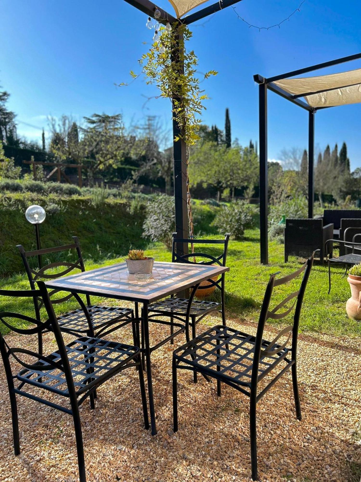 Agriturismo La Corte Del Sole Siena Exterior photo